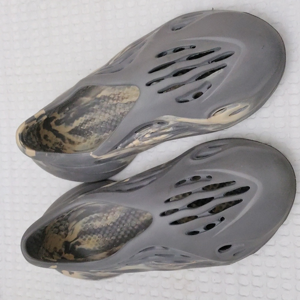 Adidas "Yeezy" Foam Rnnr